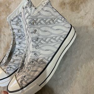 New Chuck Taylor converse size 10